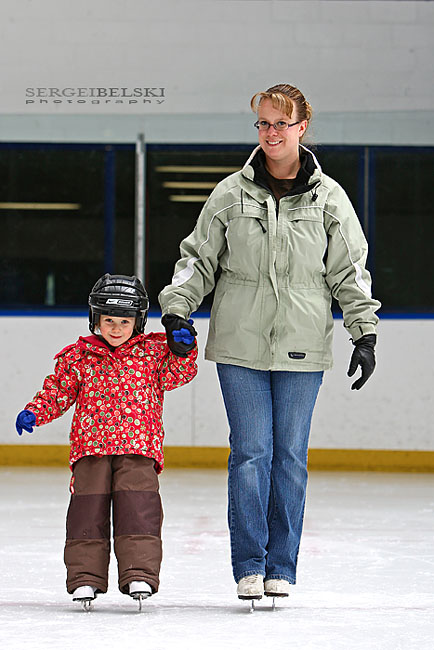 airdrie family skating photo