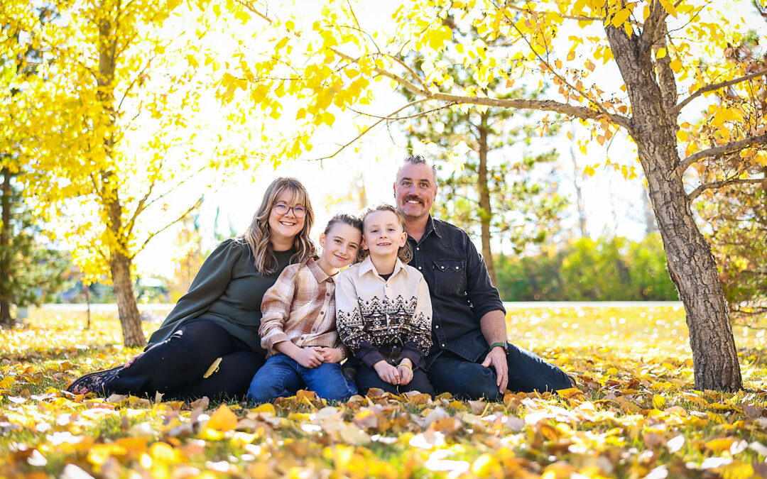 FAMILY PHOTO SHOOT IN AIRDRIE, AB