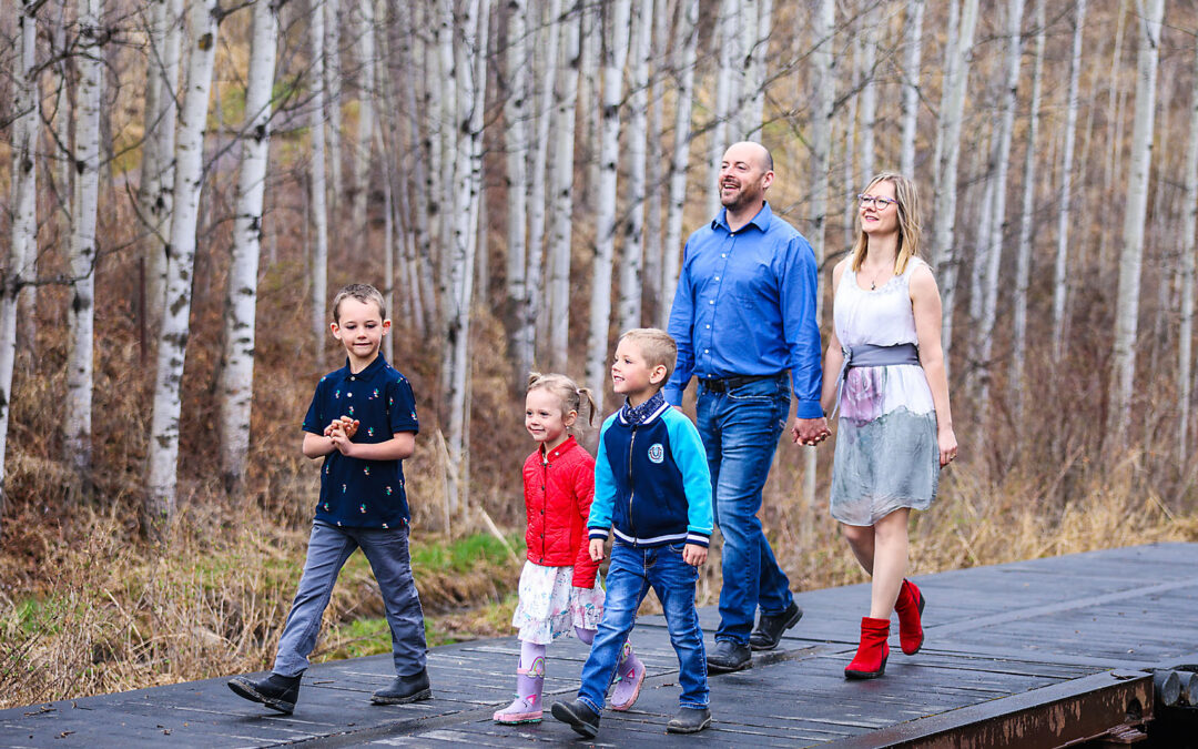 FAMILY PHOTO SHOOT IN CALGARY, AB